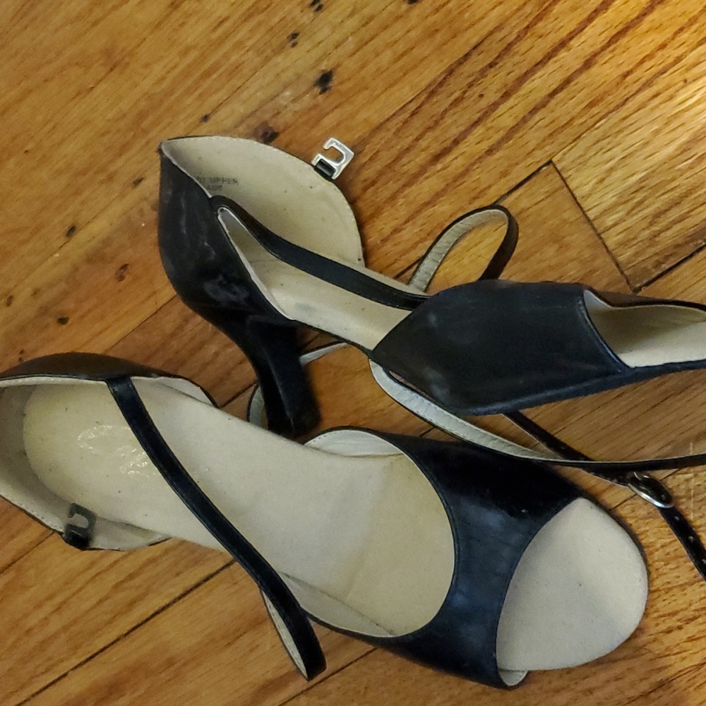 Capezio dancing shoes - Picture 4 of 12